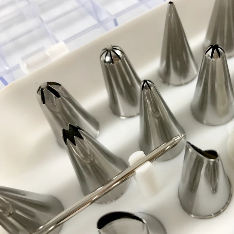Tylki cukiernicze małe 28 szt. stal nierdzewna + adapter Thermohauser 62912
